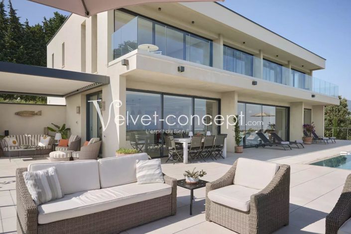 Image No.20-6 Bed House for sale