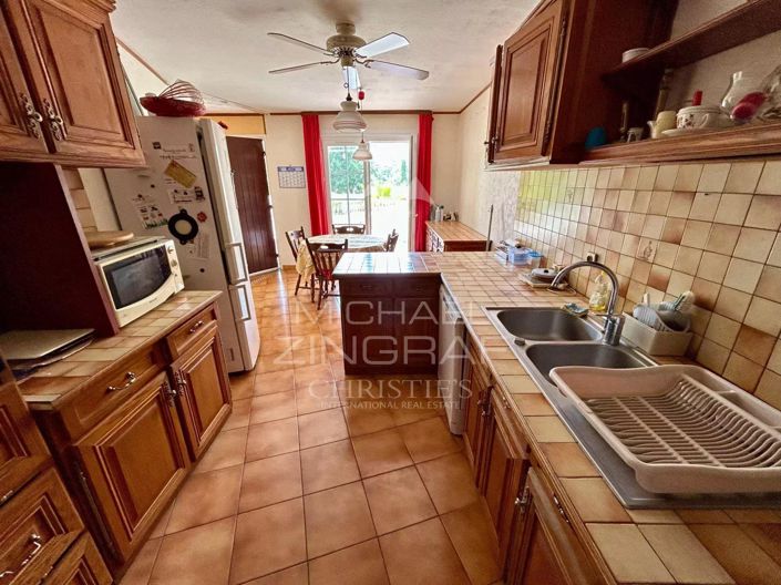 Image No.10-3 Bed House for sale