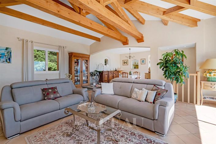 Image No.5-5 Bed House for sale