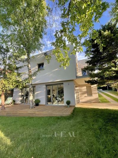 Image No.16-4 Bed House for sale