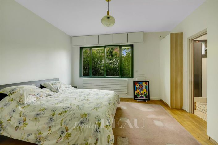 Image No.9-4 Bed House for sale