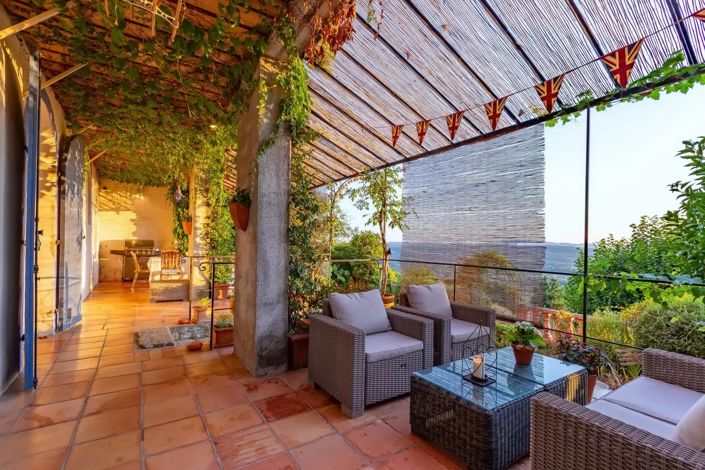 Image No.2-6 Bed House for sale