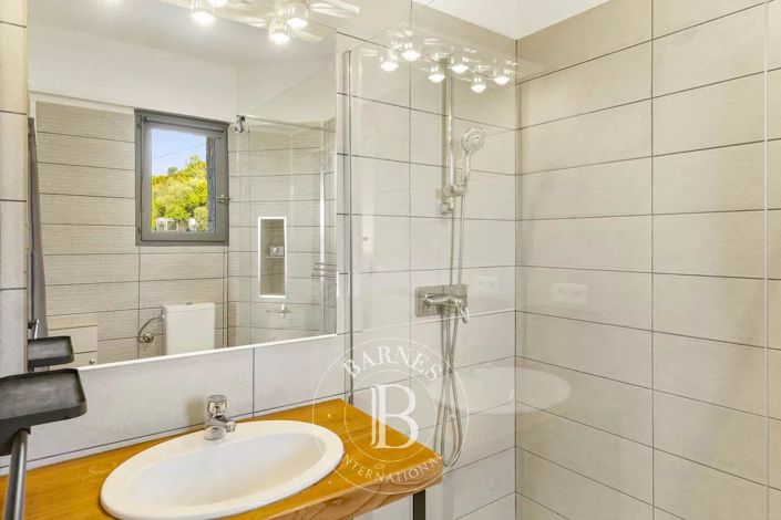 Image No.15-7 Bed House for sale