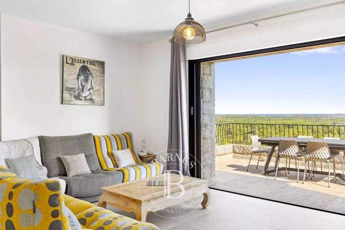 Image No.5-7 Bed House for sale