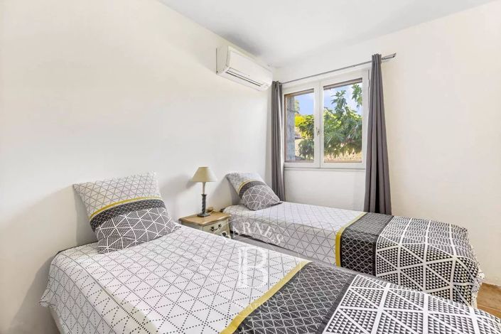 Image No.9-7 Bed House for sale