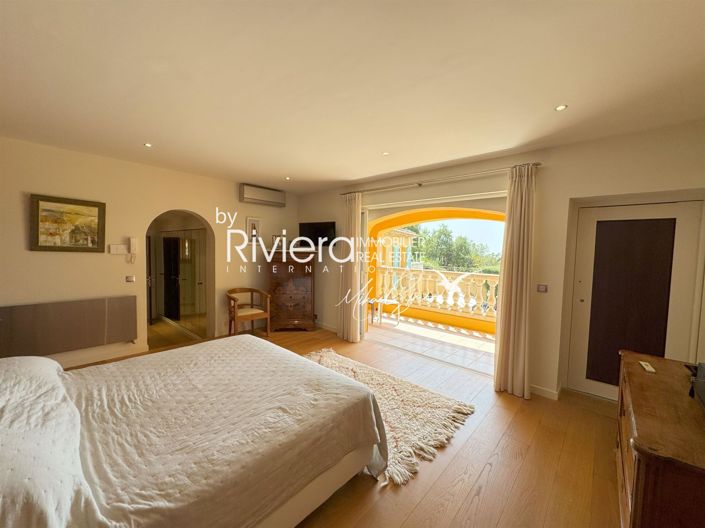 Image No.21-6 Bed House for sale