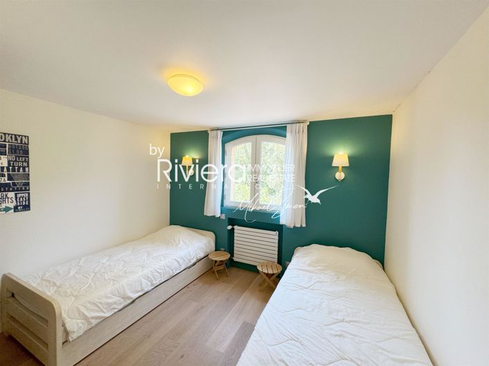 Image No.38-6 Bed House for sale