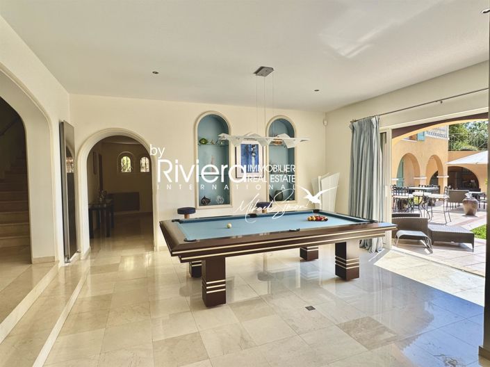 Image No.8-6 Bed House for sale