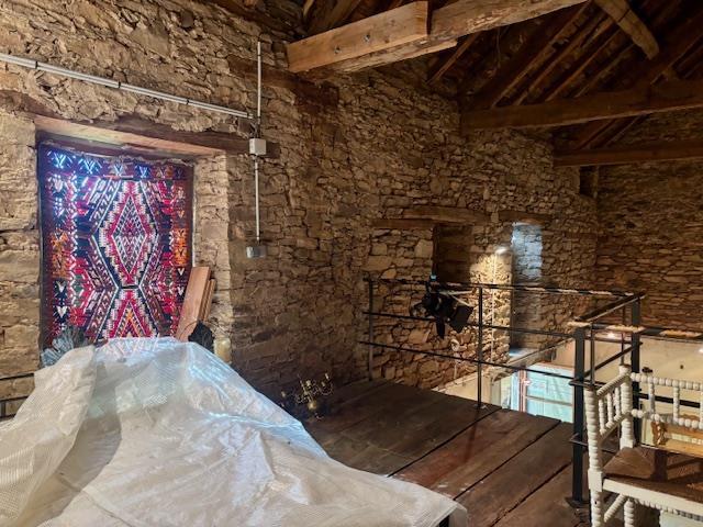 Image No.28-6 Bed House for sale