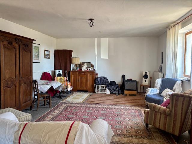 Image No.6-6 Bed House for sale