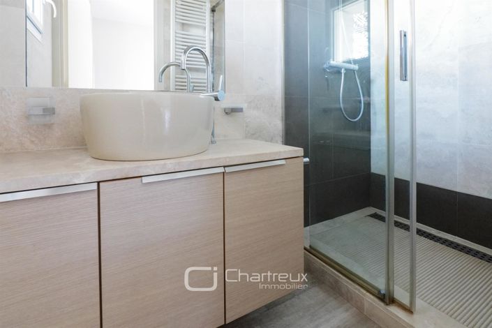 Image No.12-4 Bed House for sale