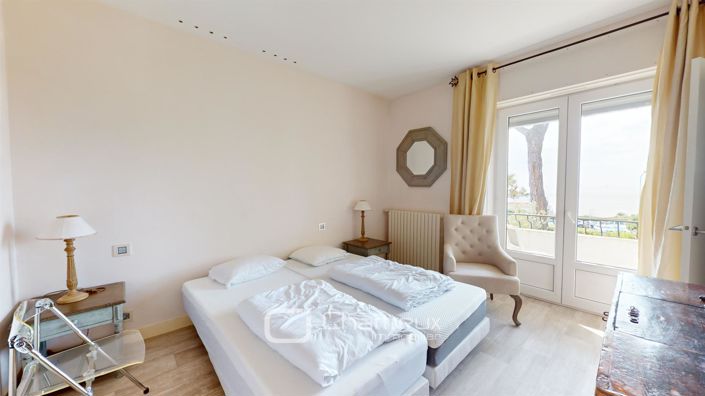 Image No.9-4 Bed House for sale