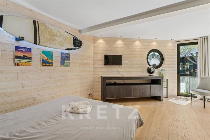 Image No.12-5 Bed House for sale