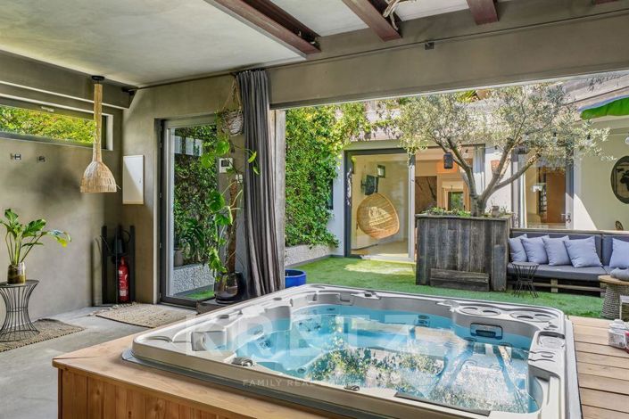 Image No.3-5 Bed House for sale