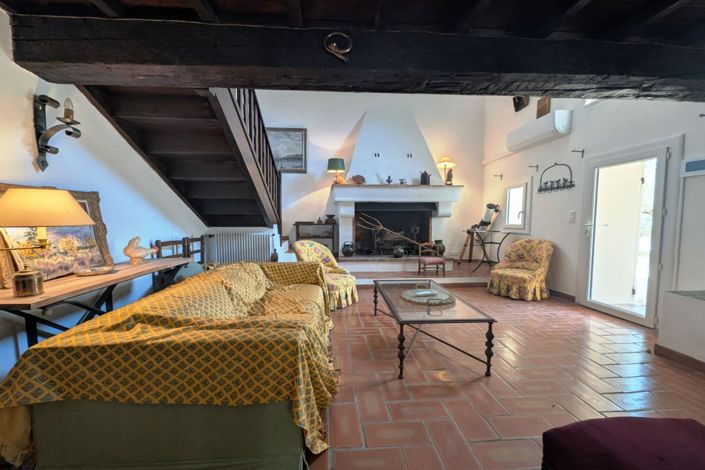 Image No.6-6 Bed House for sale