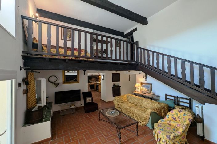 Image No.7-6 Bed House for sale