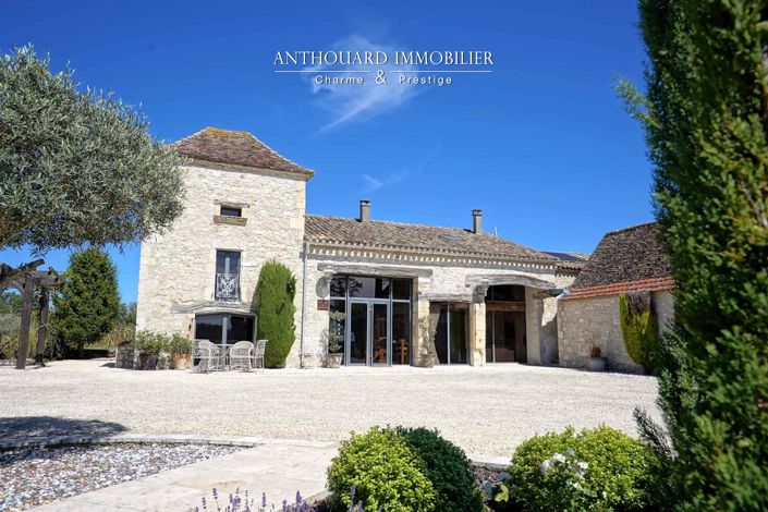 Image No.1-9 Bed House for sale