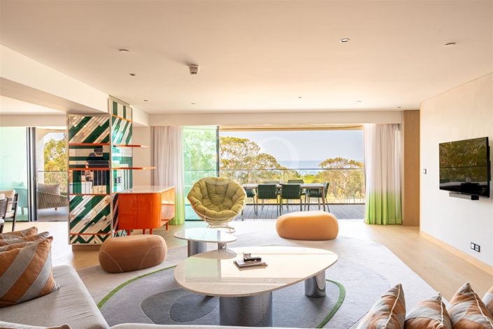 Image No.10-3 Bed House for sale