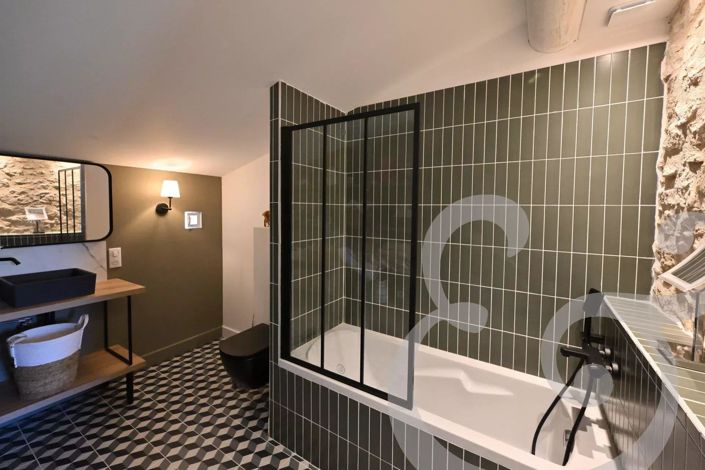 Image No.11-3 Bed House for sale