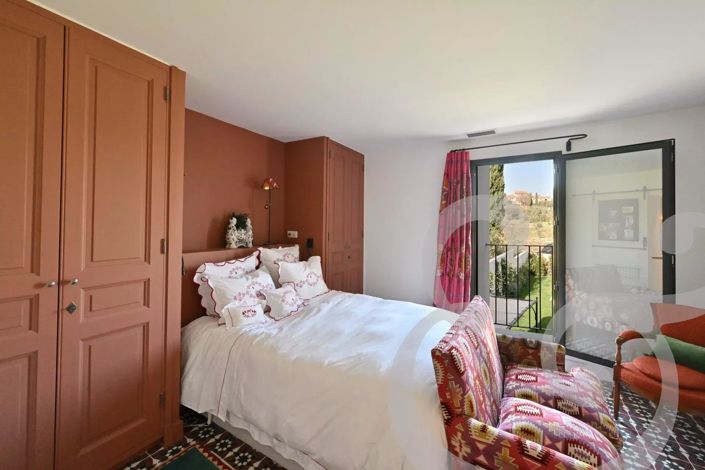 Image No.12-3 Bed House for sale