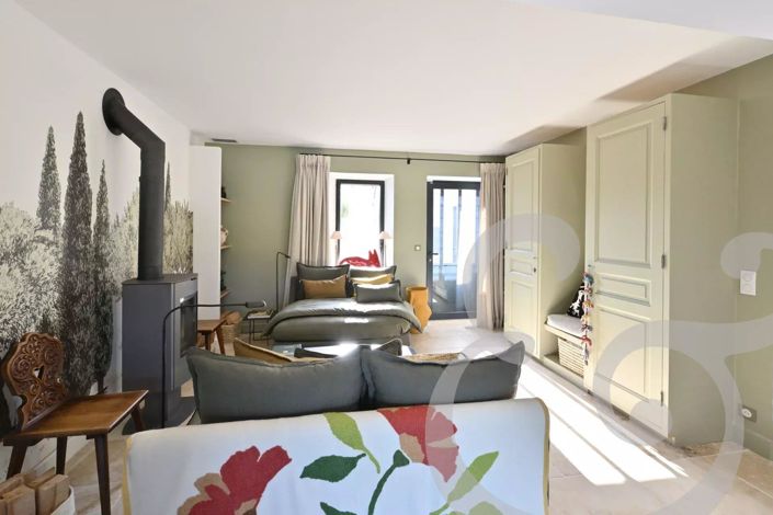 Image No.6-3 Bed House for sale