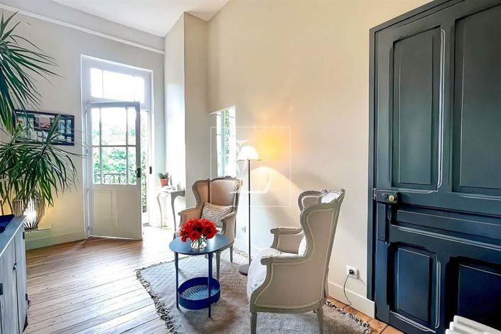 Image No.14-6 Bed Property for sale