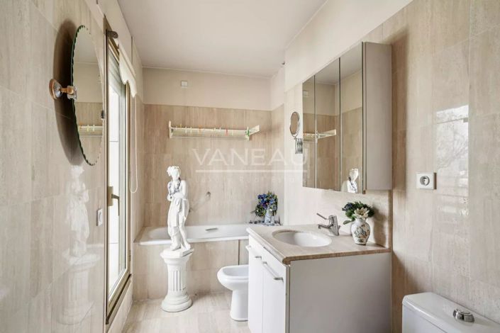 Image No.10-1 Bed Apartment for sale