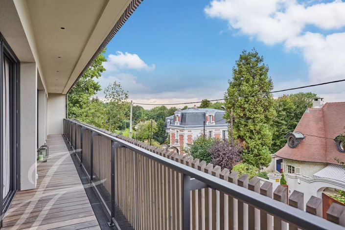 Image No.6-5 Bed House for sale