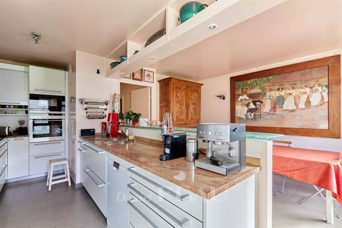 Image No.11-4 Bed Apartment for sale