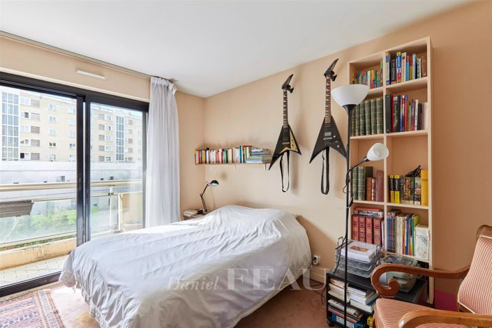 Image No.17-4 Bed Apartment for sale