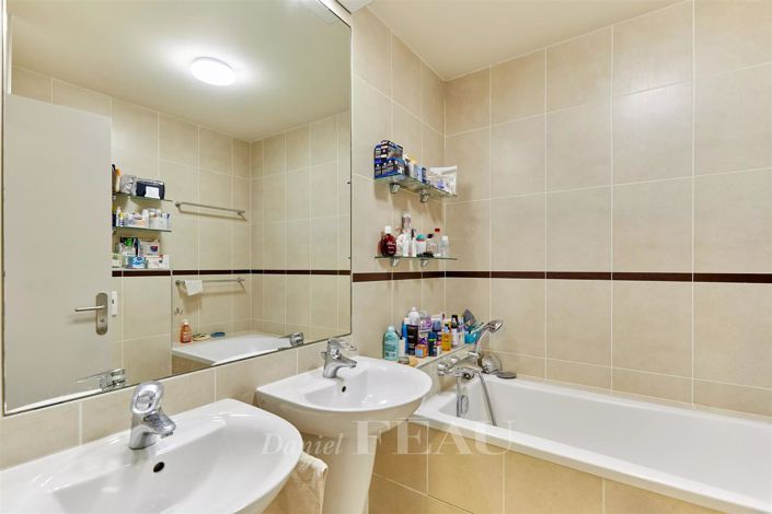 Image No.18-4 Bed Apartment for sale