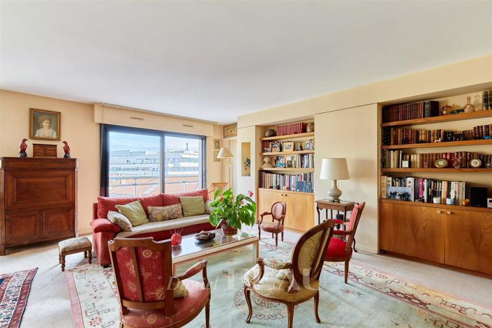 Image No.8-4 Bed Apartment for sale