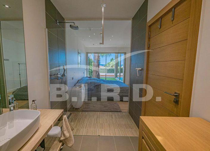 Image No.6-2 Bed House for sale