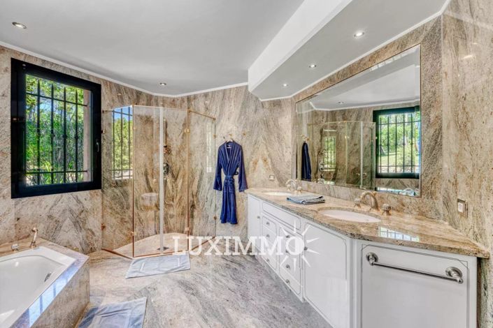 Image No.10-6 Bed House for sale