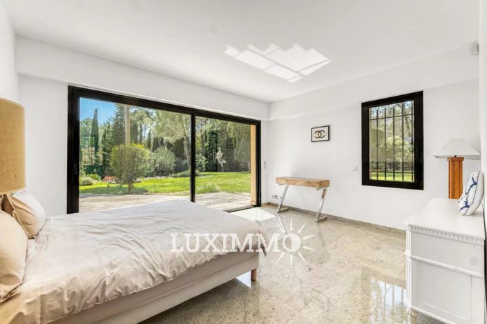 Image No.11-6 Bed House for sale