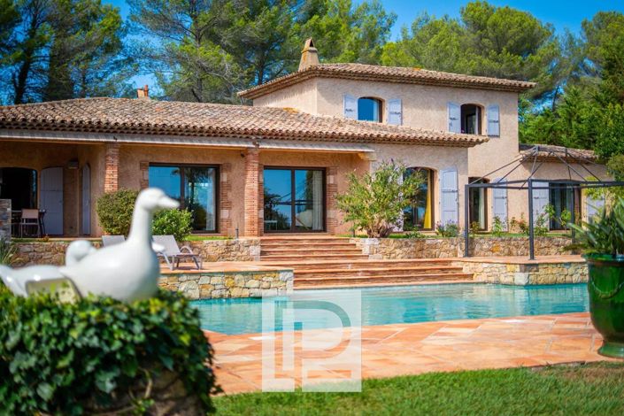 Image No.17-6 Bed House for sale