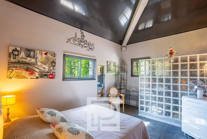 Image No.21-6 Bed House for sale