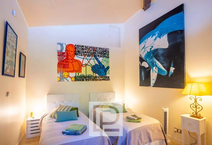 Image No.32-6 Bed House for sale