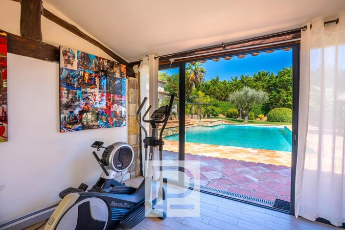 Image No.6-6 Bed House for sale