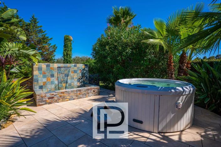 Image No.9-6 Bed House for sale