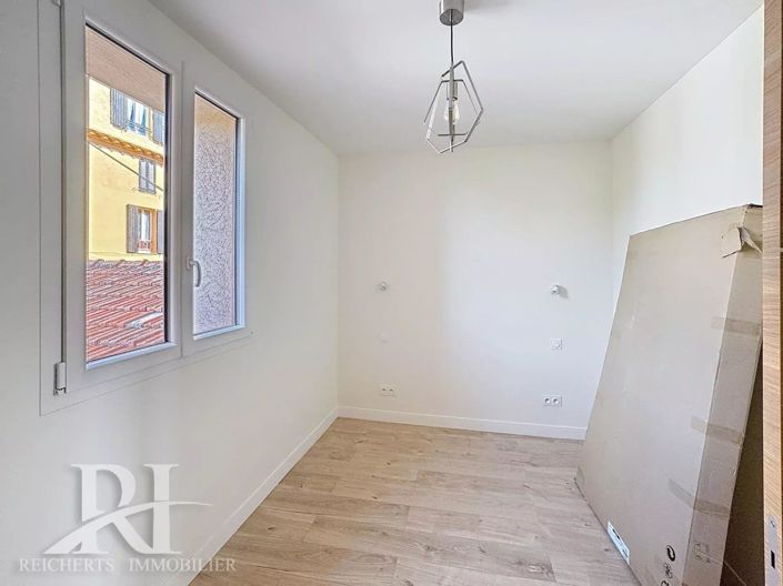 Image No.11-3 Bed Apartment for sale