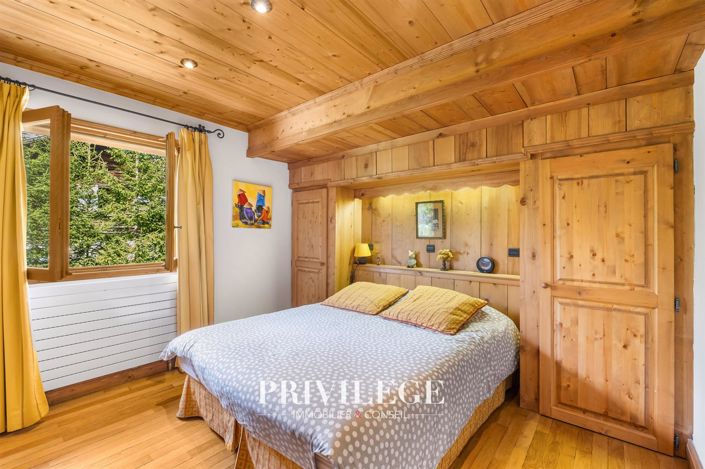 Image No.18-4 Bed House for sale