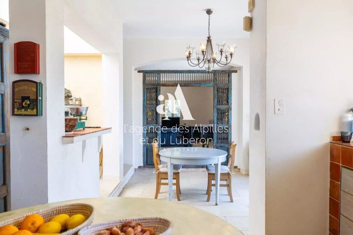 Image No.16-6 Bed House for sale