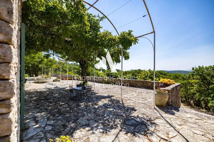 Image No.8-6 Bed House for sale