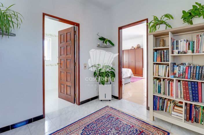 Image No.16-4 Bed House for sale