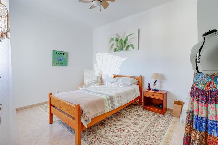 Image No.21-4 Bed House for sale