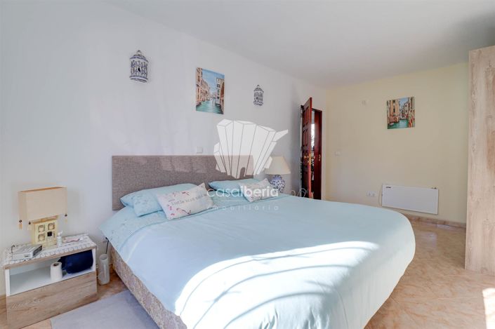 Image No.7-4 Bed House for sale