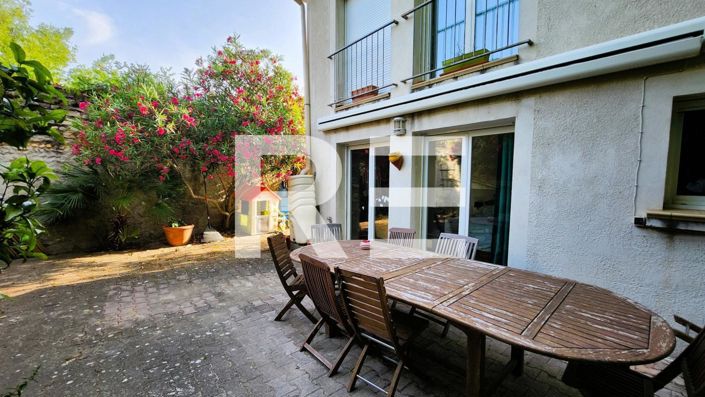 Image No.7-6 Bed House for sale