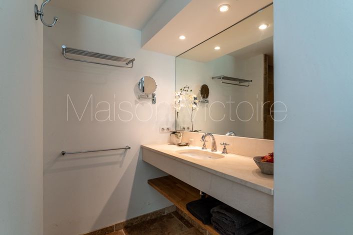 Image No.9-4 Bed House for sale