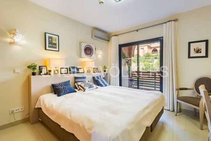 Image No.21-3 Bed Apartment for sale